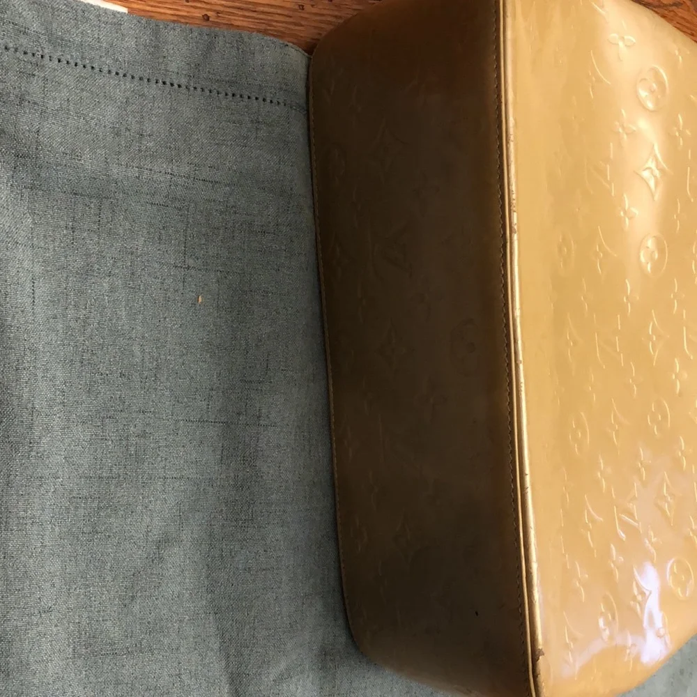 Louis Vuitton Monogram Vernis Yellow Leather Tote - Picture 5 of 12
